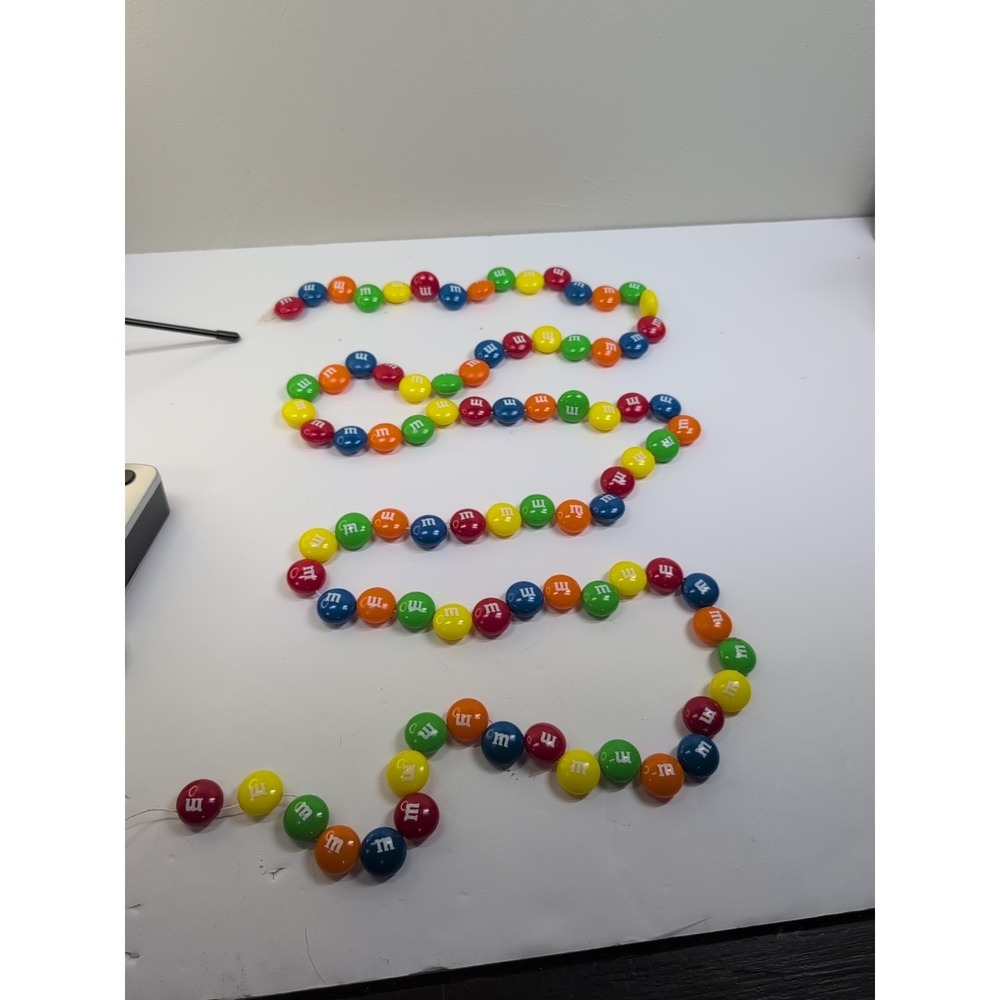 M&M Garland‎ candy decor rainbow red blue green Vintage